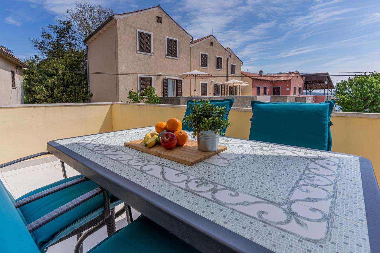 Apartments Dolac Nerezine Exterior foto